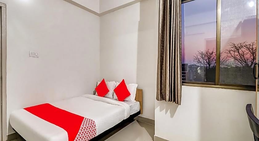 OYO 79480 Flagship HHH Skyline