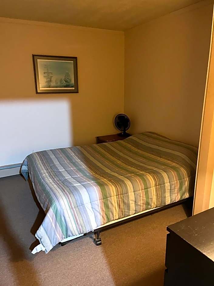 Brookside Motor Inn