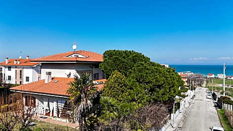 SE056 - Montemarciano, deliziosa mansarda con vista mare