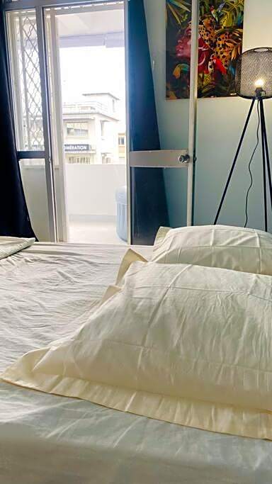 Urban Zen Appart Spacieux studio atypique avec bain a remous proche de tout