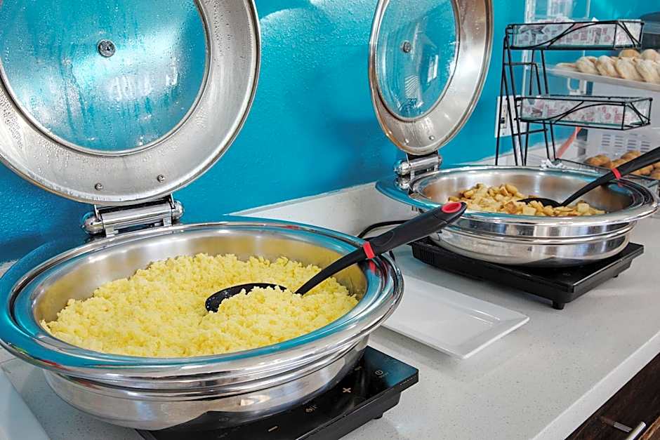 Plantation Suites and Conference Center