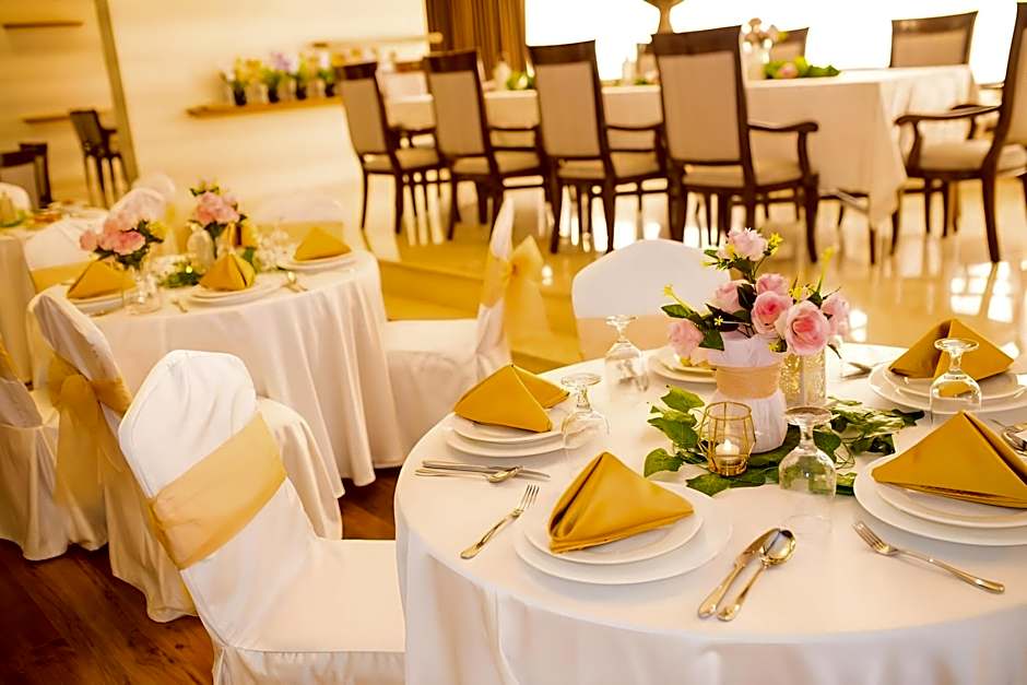 Ewan Ajman Suites Hotel