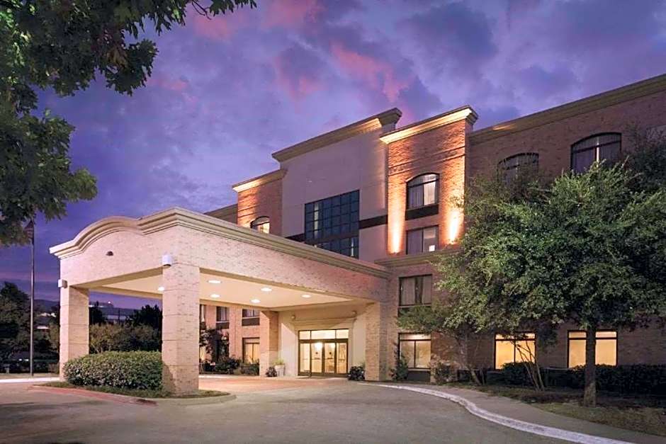 Pace Hotel Addison