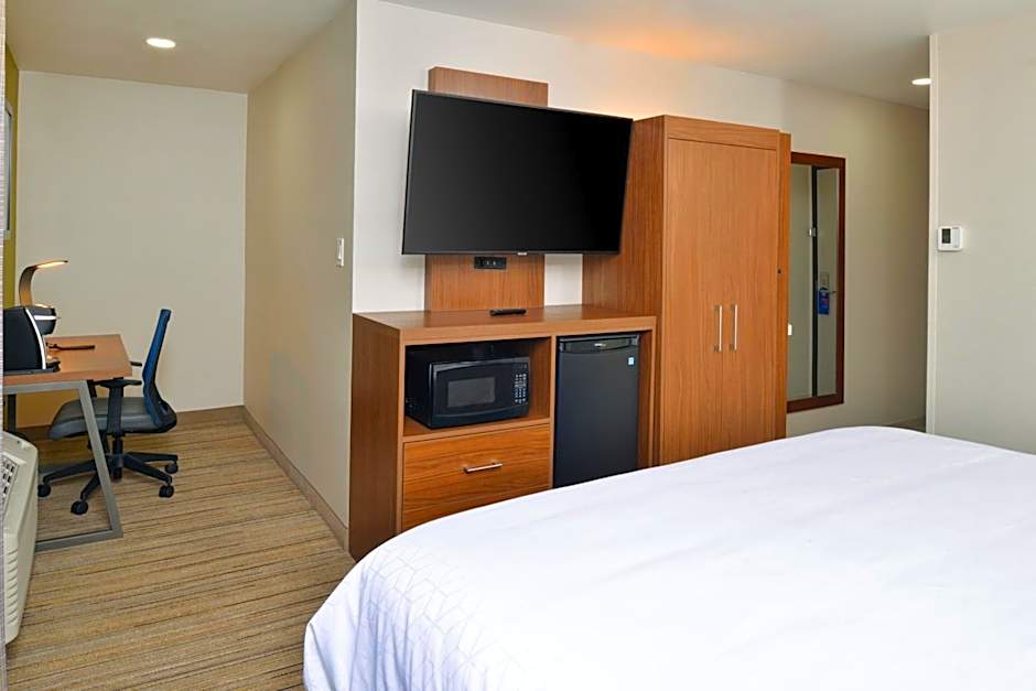 Holiday Inn Express Santa Rosa North By IHG