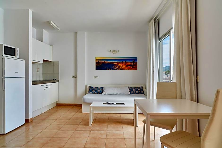 Apartamentos San Antonio Beach