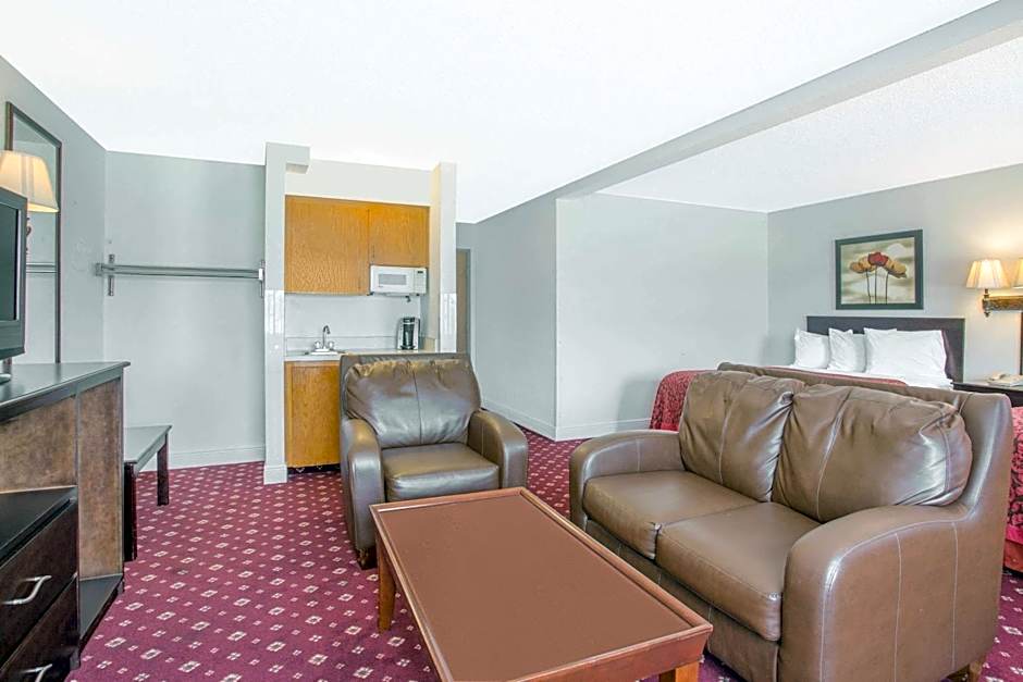 Days Inn by Wyndham Lake Village