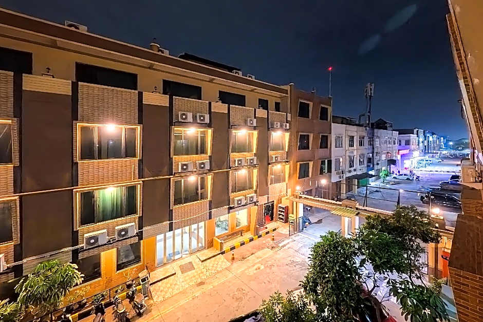 RedDoorz Plus near Soekarno Hatta Airport 2