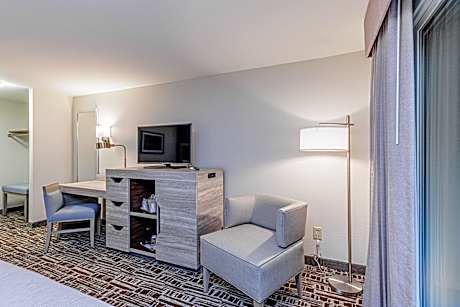 Queen Room with Balcony