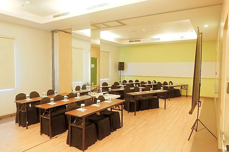 Zest Hotel Jemursari