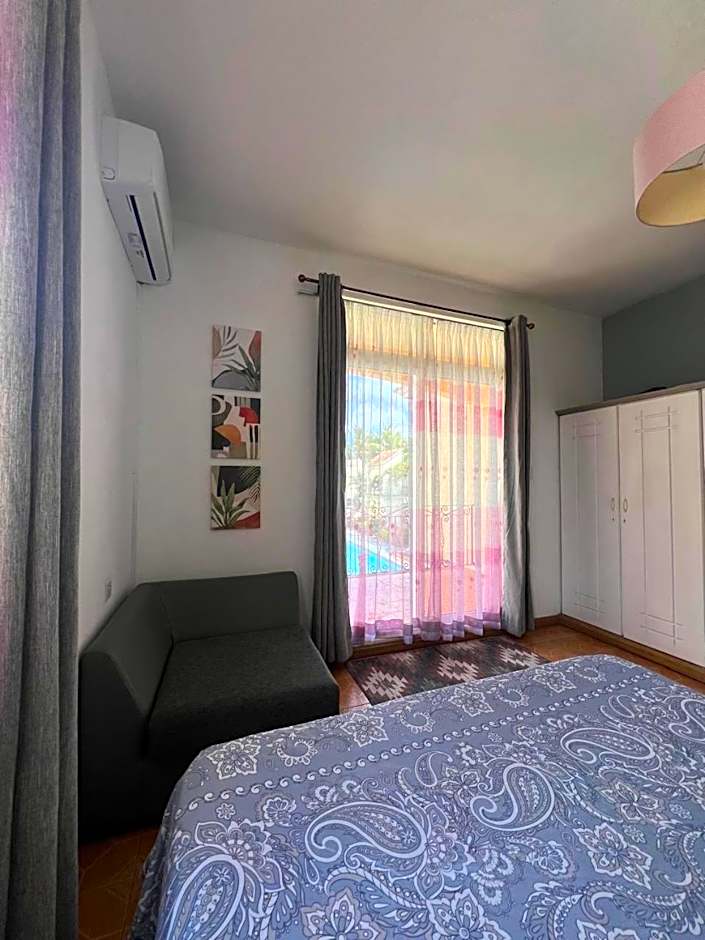 Cosy Home Mt Choisy 5 mins walk to the beach!