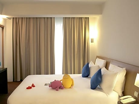 Executive Suite with 1 Kingsize Bed and Sofa