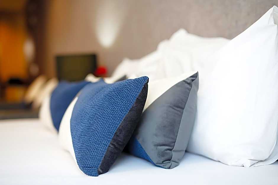 Platinum Hotel and Apartments