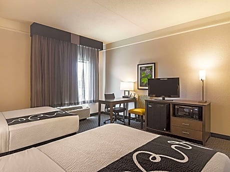 1 King Bed Mobility Accessible Bathtub w/ Grab Bars Non-Smoking