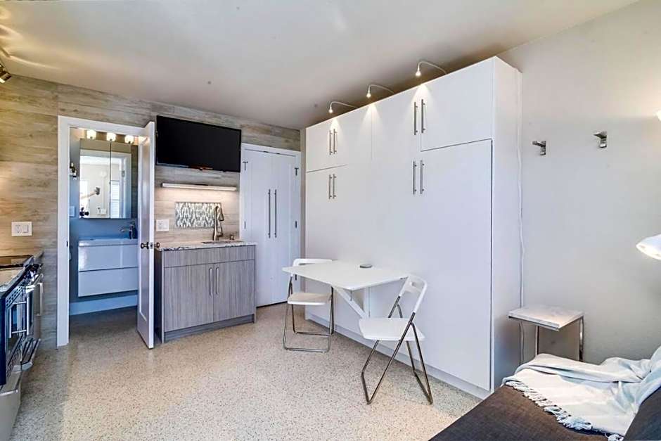 Boutique Vacation Rental Complex At Beach