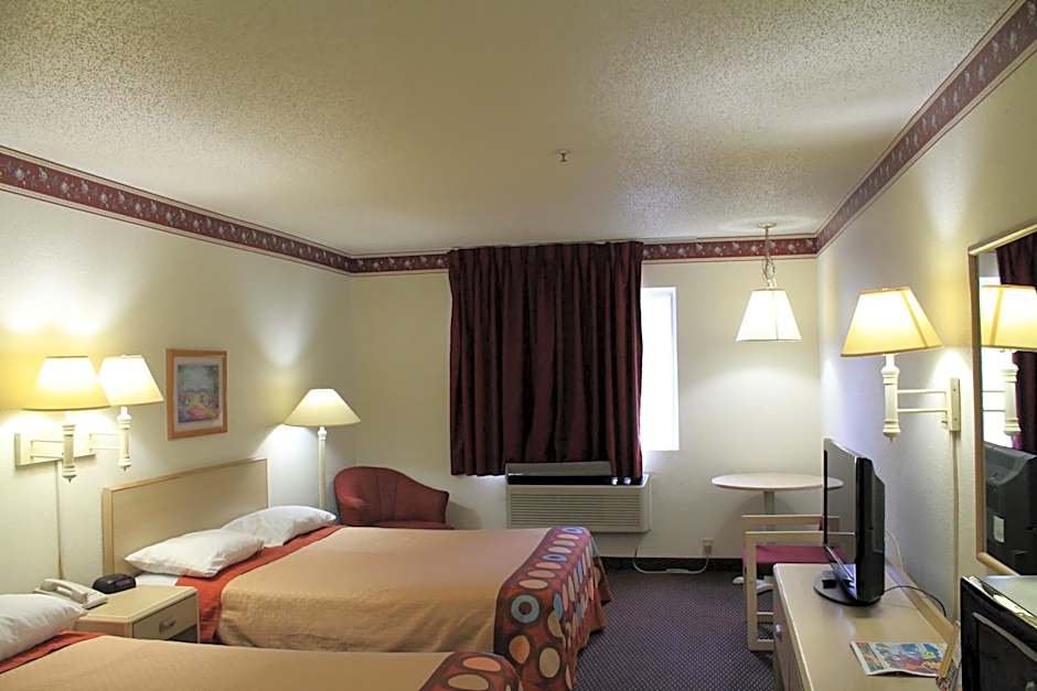 Super 8 by Wyndham San Antonio/Fiesta