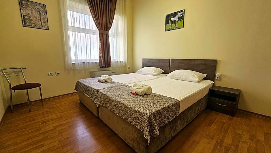 Foto 1 daripada 9 — Twin Room with Shared Bathroom