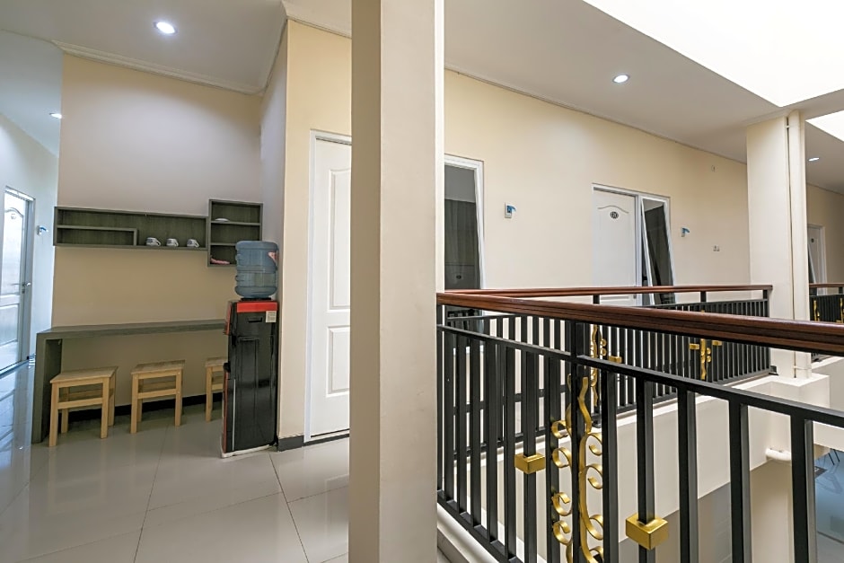 Capital O 3930 Griya Loka Syariah