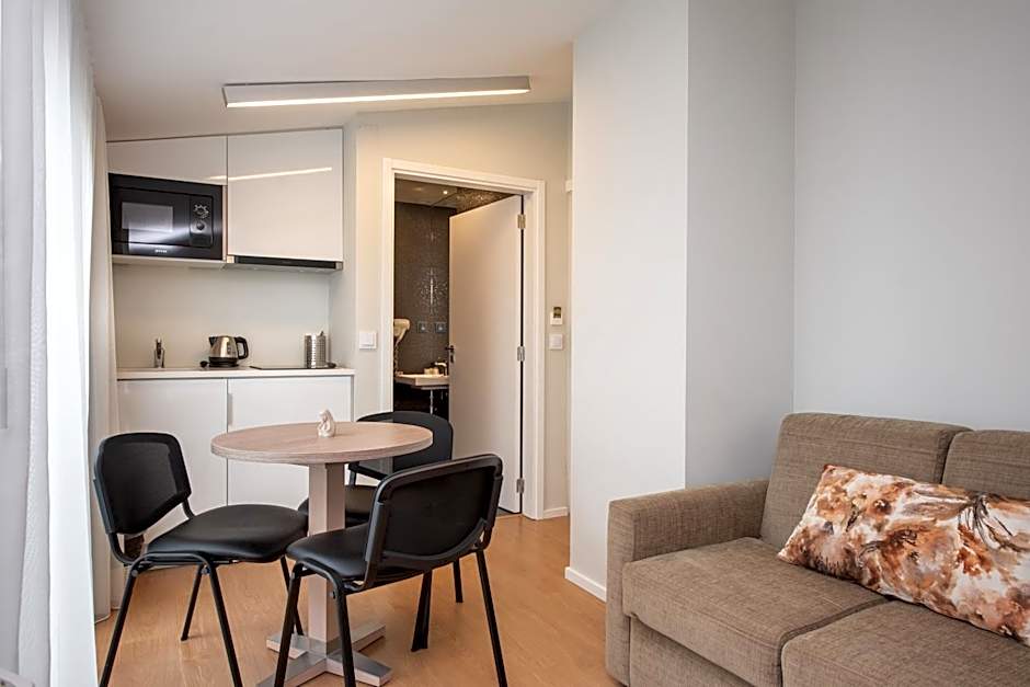 Essence Inn Marianos Hotel