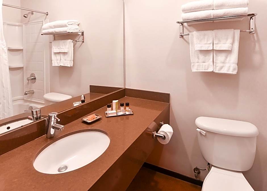 The Tangerine - a Burbank Hotel