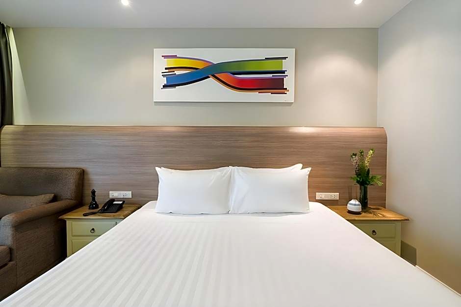 Sea Me Spring Too Hotel