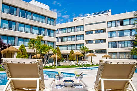 Atenea Park Suites & Apartments