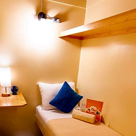 Single Pod Room with Shared Bathroom