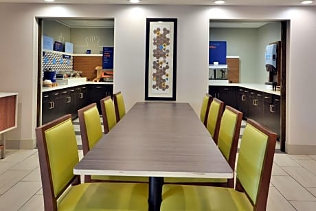 Holiday Inn Express Raleigh-Durham Airport, an IHG Hotel