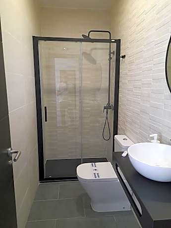 Twin Room with Private Bathroom