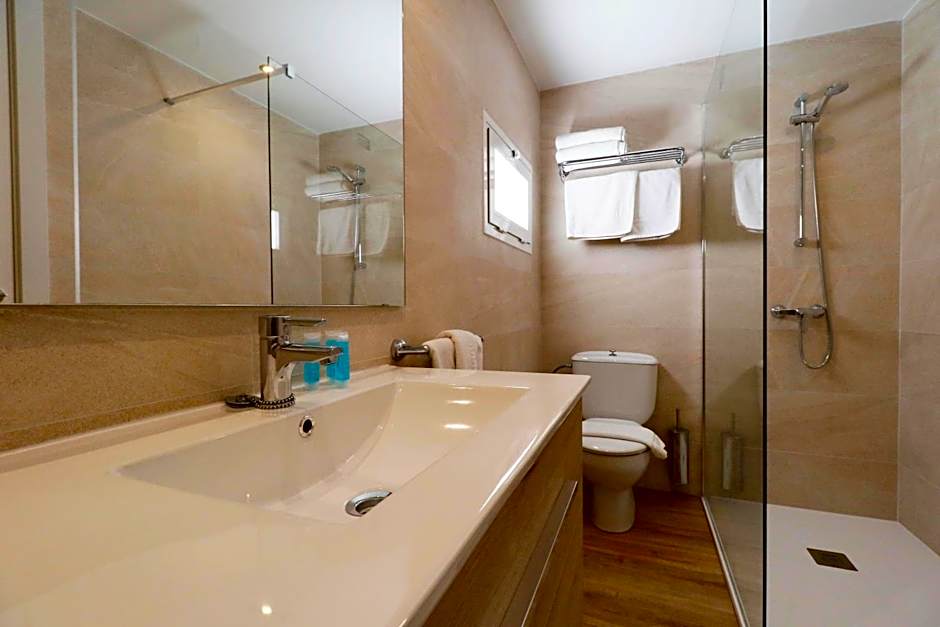 Naika Studios & Apartments