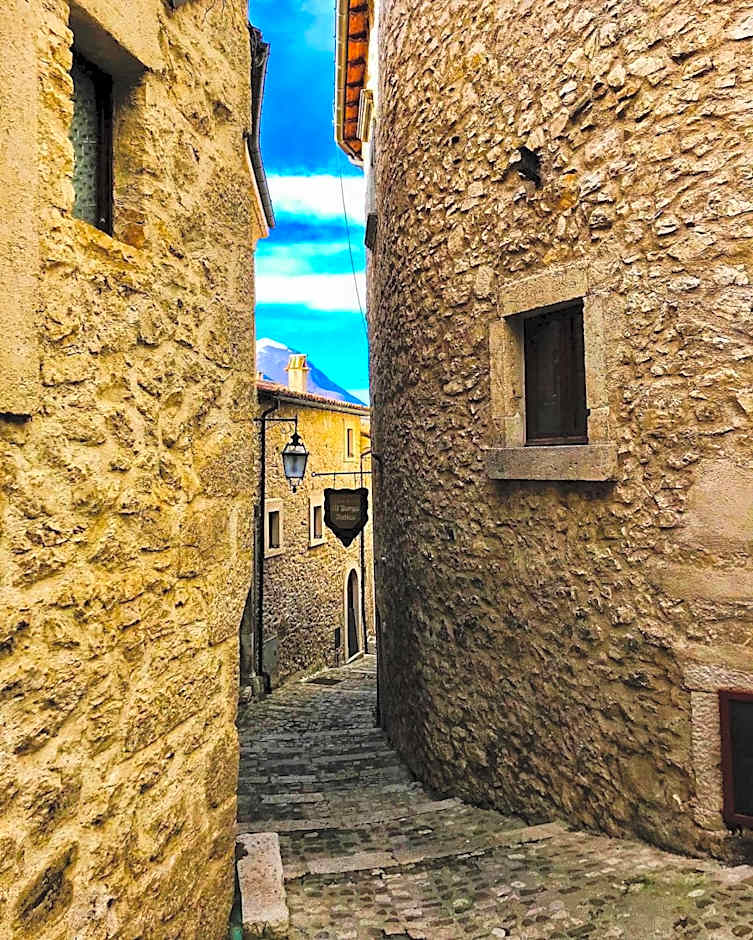 HOTEL HOLIDAYS a Barrea - Natura, Relax e Benessere nel Parco d'Abruzzo