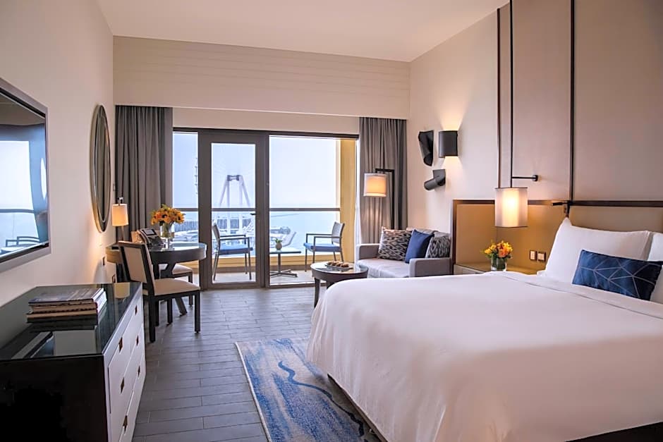 Photo 1 of 5 of 1 King Bed, Seafront View, Balcony
