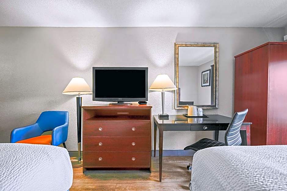 Days Inn by Wyndham Utica