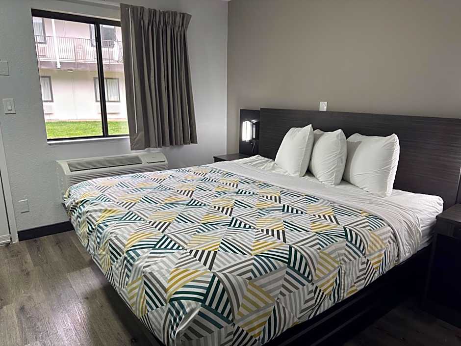 Motel 6-Enfield, CT - Hartford