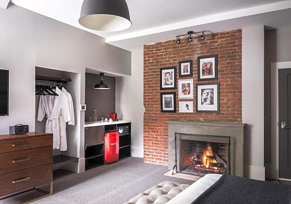 The George Montclair