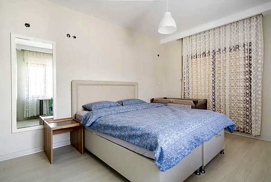 Comfortable villa with garden in “Urla İskele”