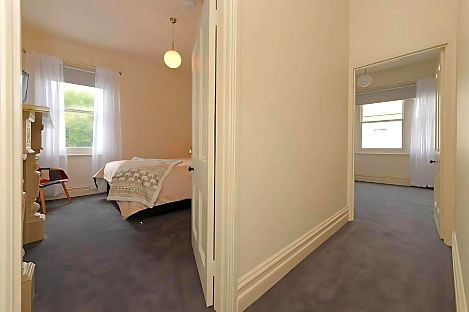 The Lollyshop Apartment in Battery Point