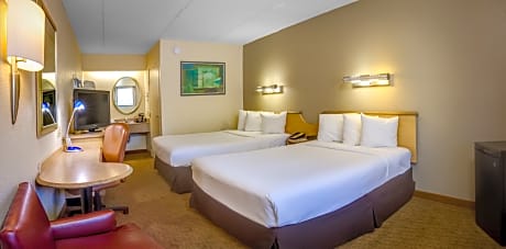 Deluxe Two Full Beds Room