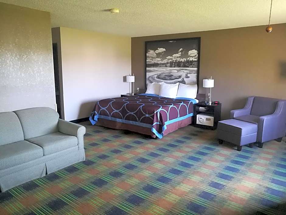Super 8 by Wyndham Keokuk