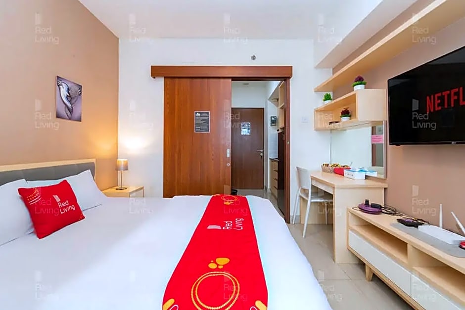 Redliving Apartemen Grand Kamala Lagoon Icha Rooms – Bekasi, ID