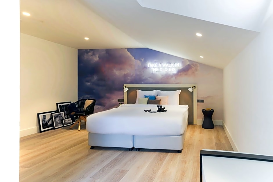 Cloud7 Hotel