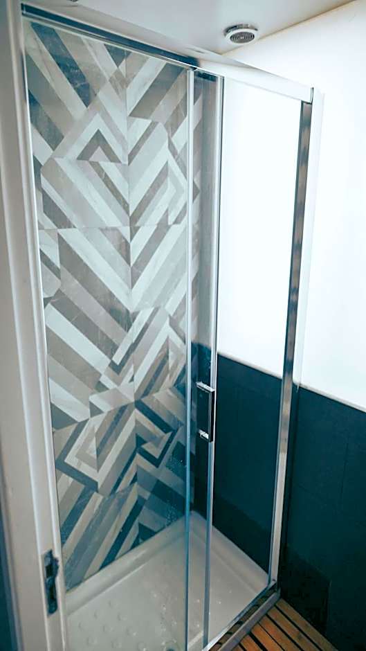 Gspot Hostels & Love Triangles Pizzeria