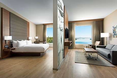 One-Bedroom King Suite with Sofa Bed and Bay View