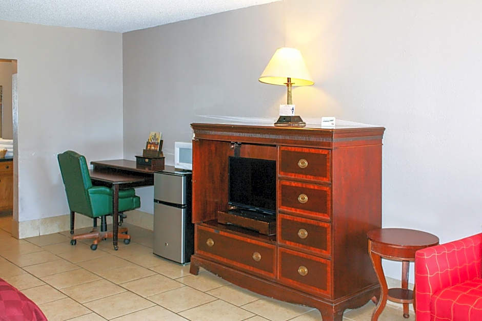Toledo Town Inn