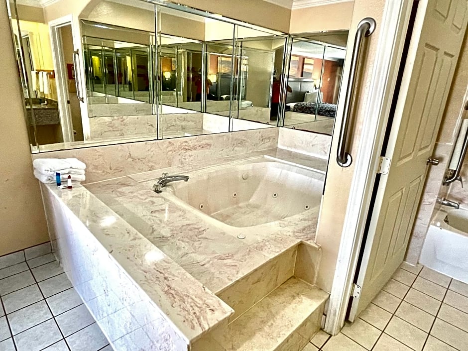 Luxury Inn Liberty