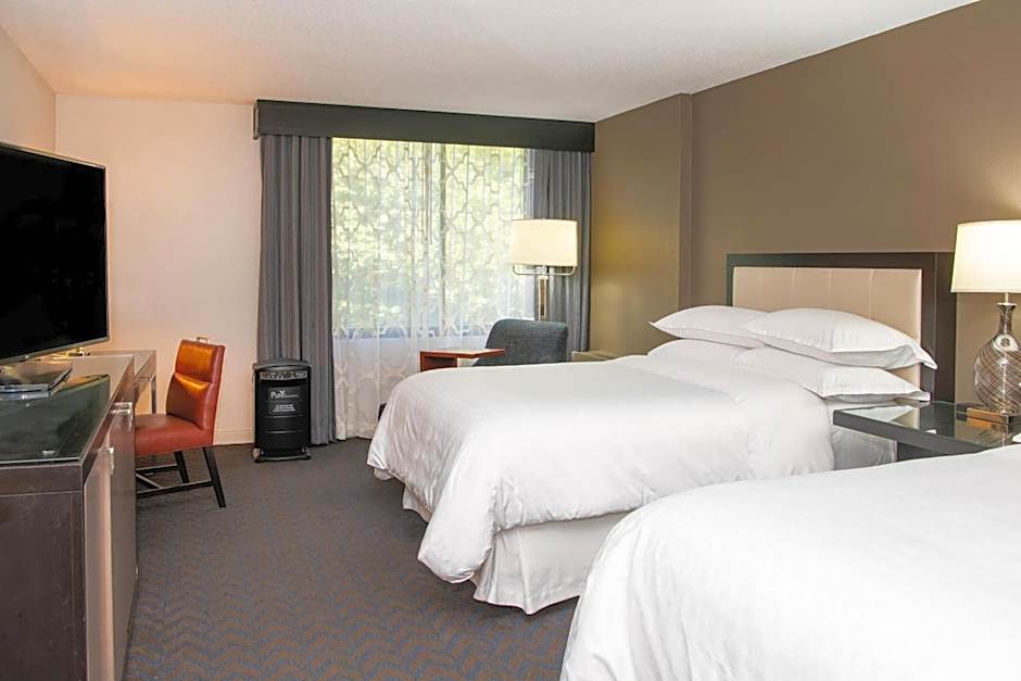 Sheraton Minneapolis West Hotel