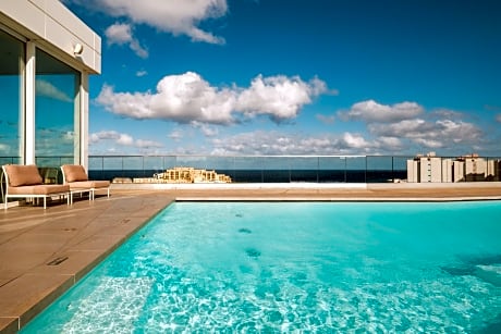 Studio Apartment with Balcony