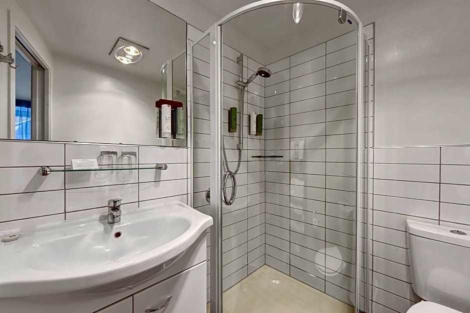 Trailways Hotel Nelson