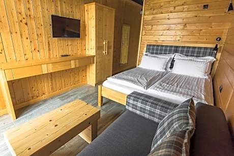 Double Room with Balcony and Extra Bed