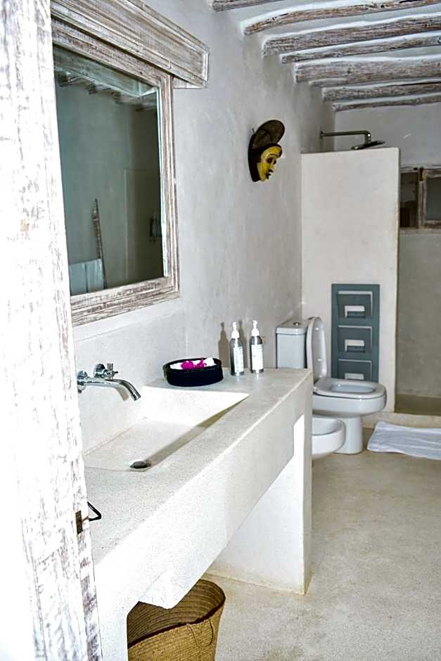 The Villa Luxury Suites Hotel