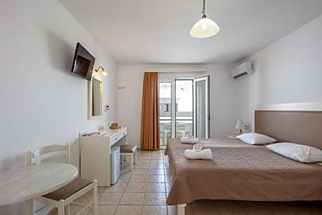 Standard Room with Garden View